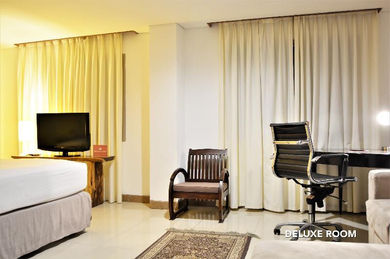 W Home Cikatomas Jakarta Ngoại thất bức ảnh