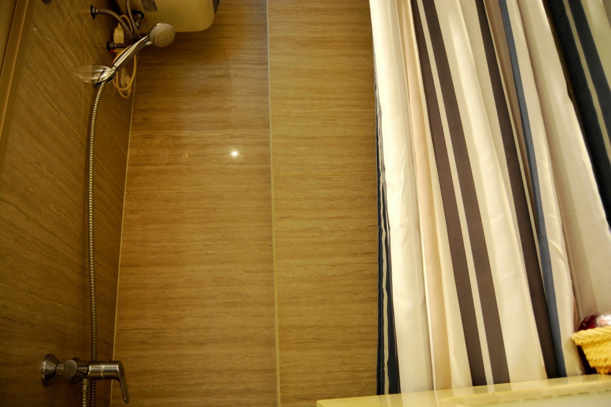 W Home Cikatomas Jakarta Ngoại thất bức ảnh