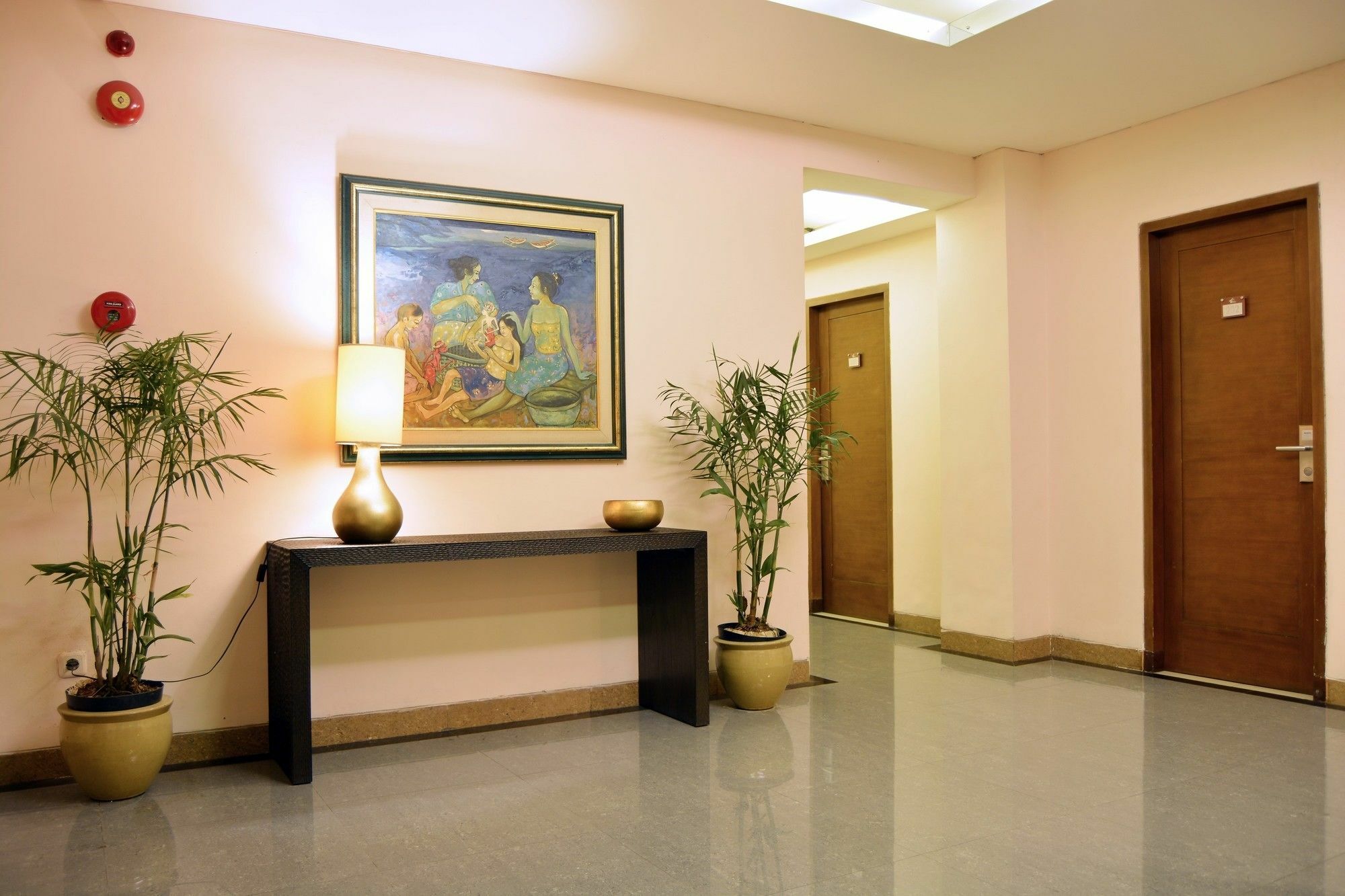 W Home Cikatomas Jakarta Ngoại thất bức ảnh
