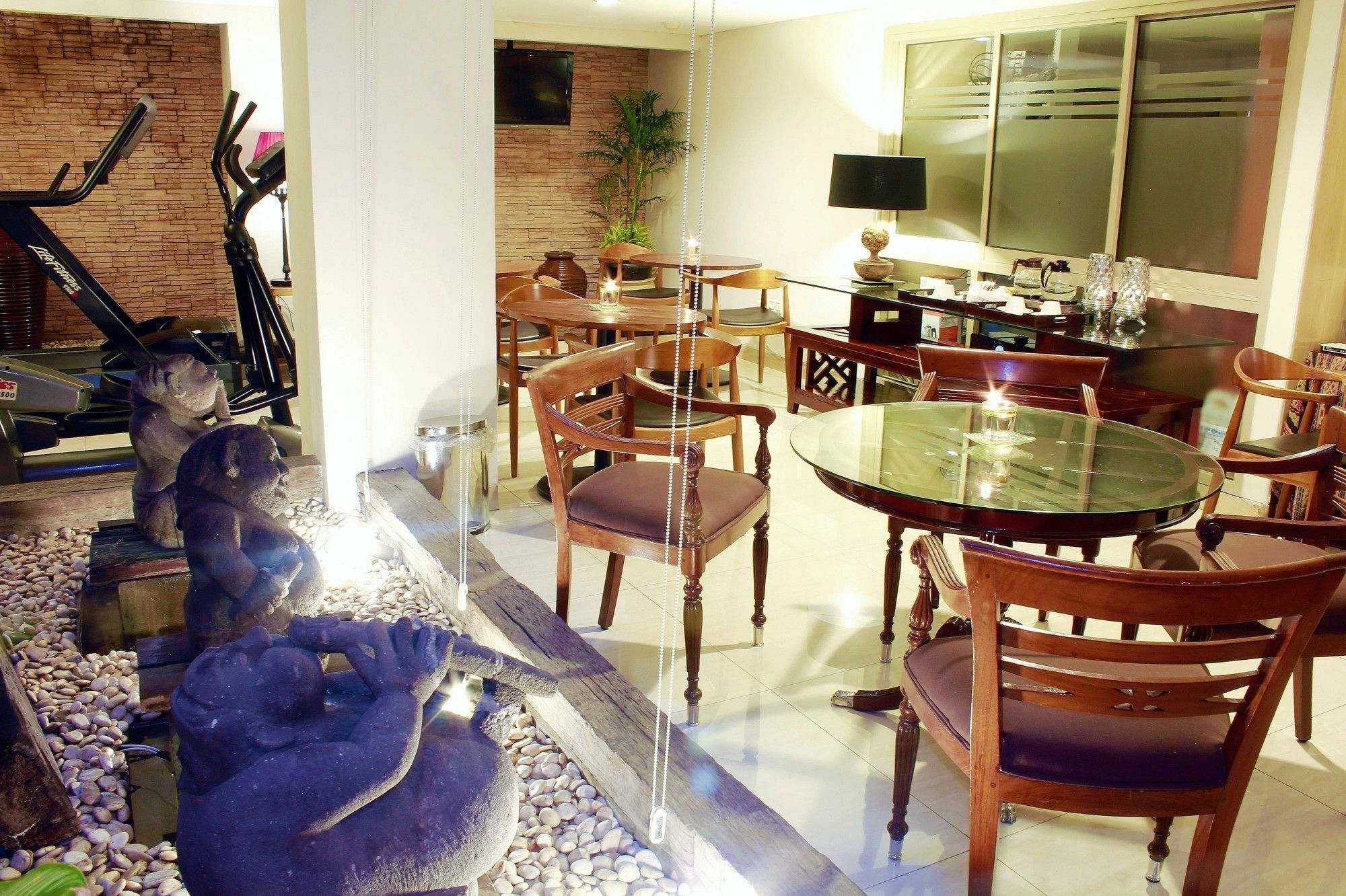 W Home Cikatomas Jakarta Ngoại thất bức ảnh