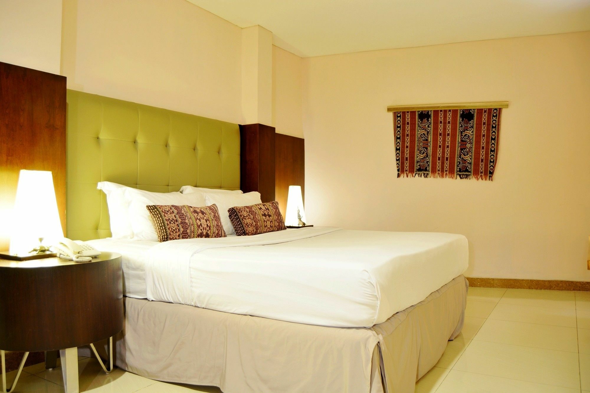 W Home Cikatomas Jakarta Ngoại thất bức ảnh