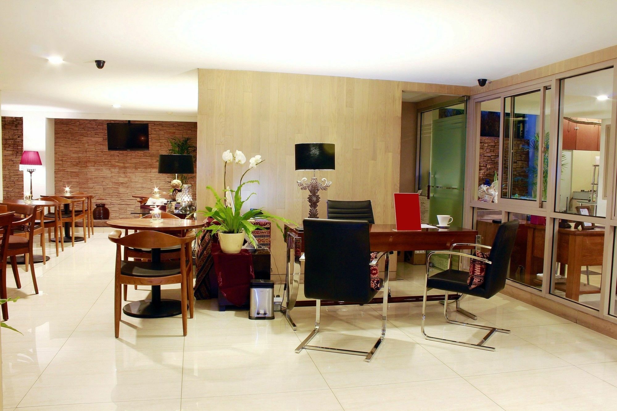 W Home Cikatomas Jakarta Ngoại thất bức ảnh