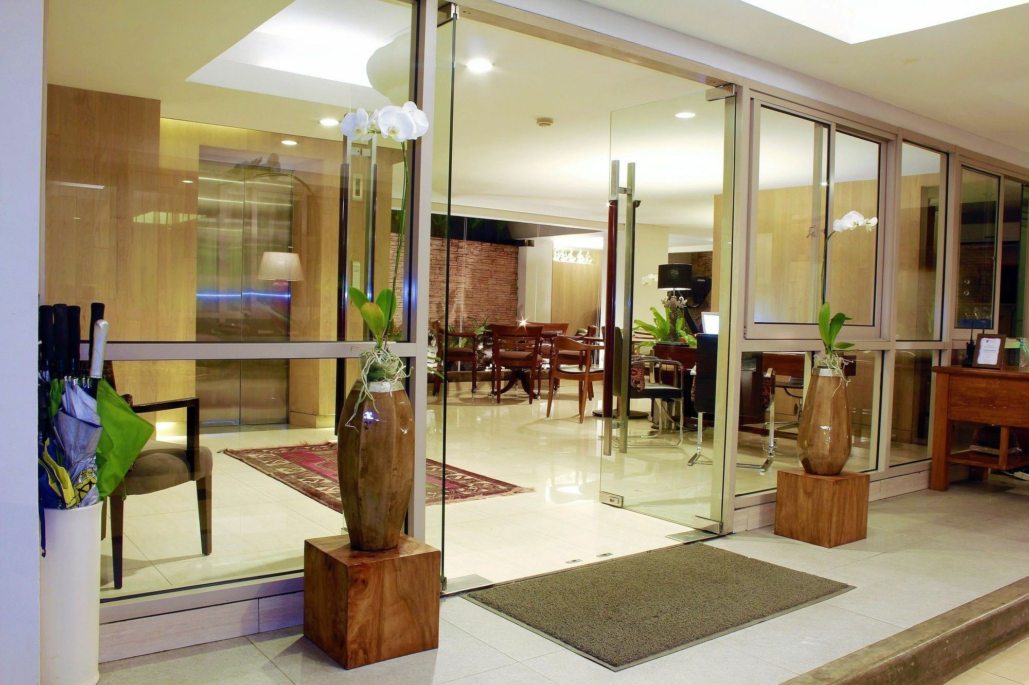 W Home Cikatomas Jakarta Ngoại thất bức ảnh