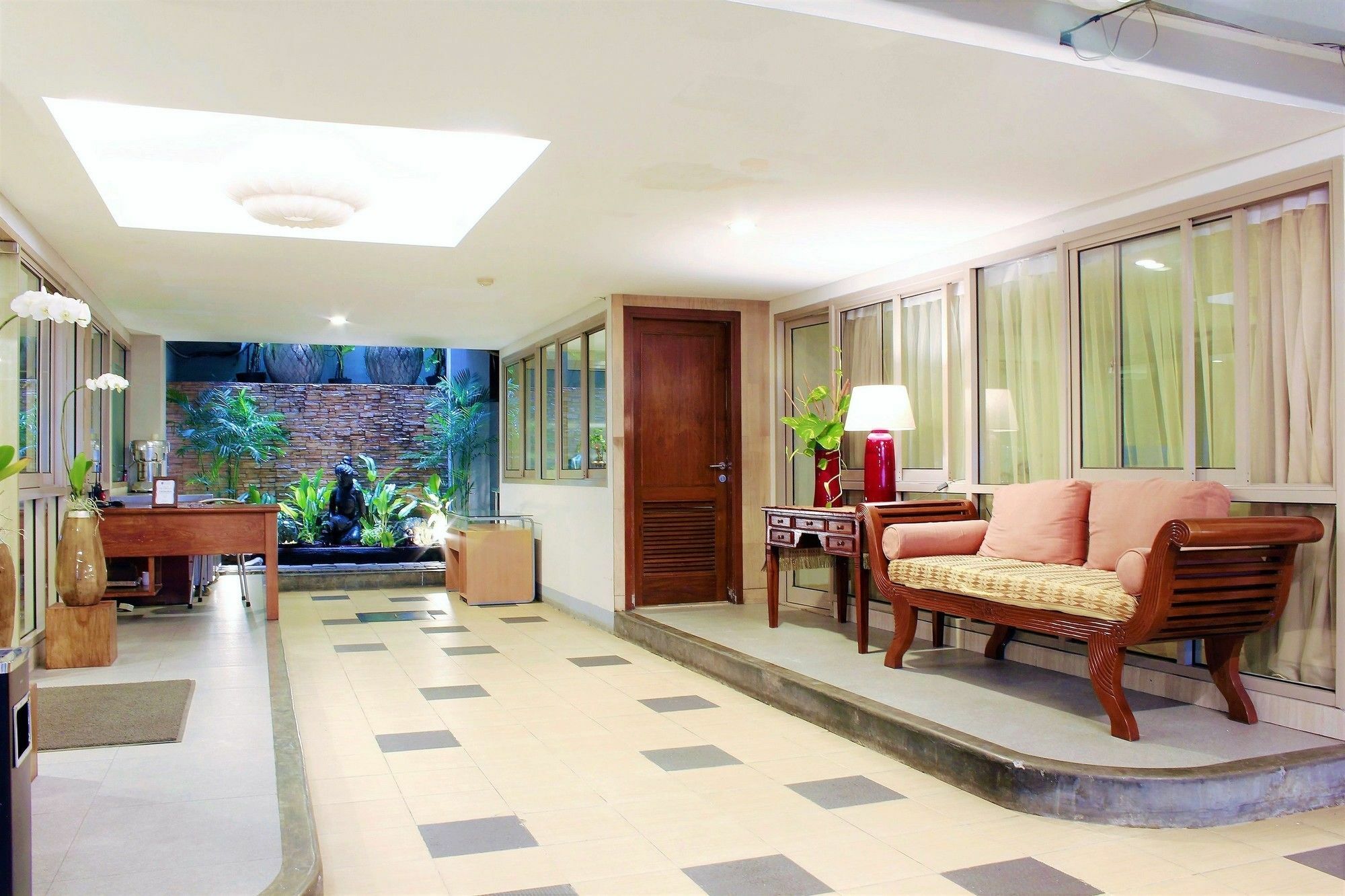 W Home Cikatomas Jakarta Ngoại thất bức ảnh