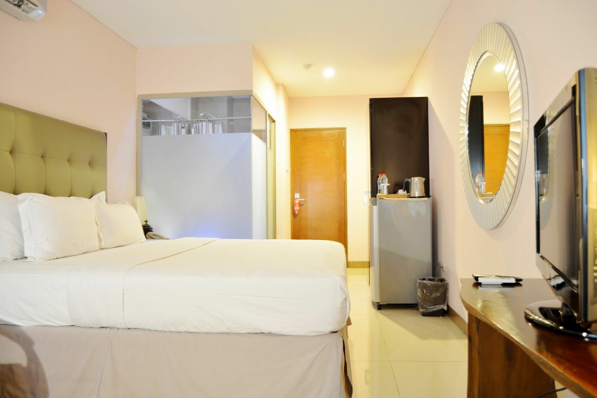 W Home Cikatomas Jakarta Ngoại thất bức ảnh