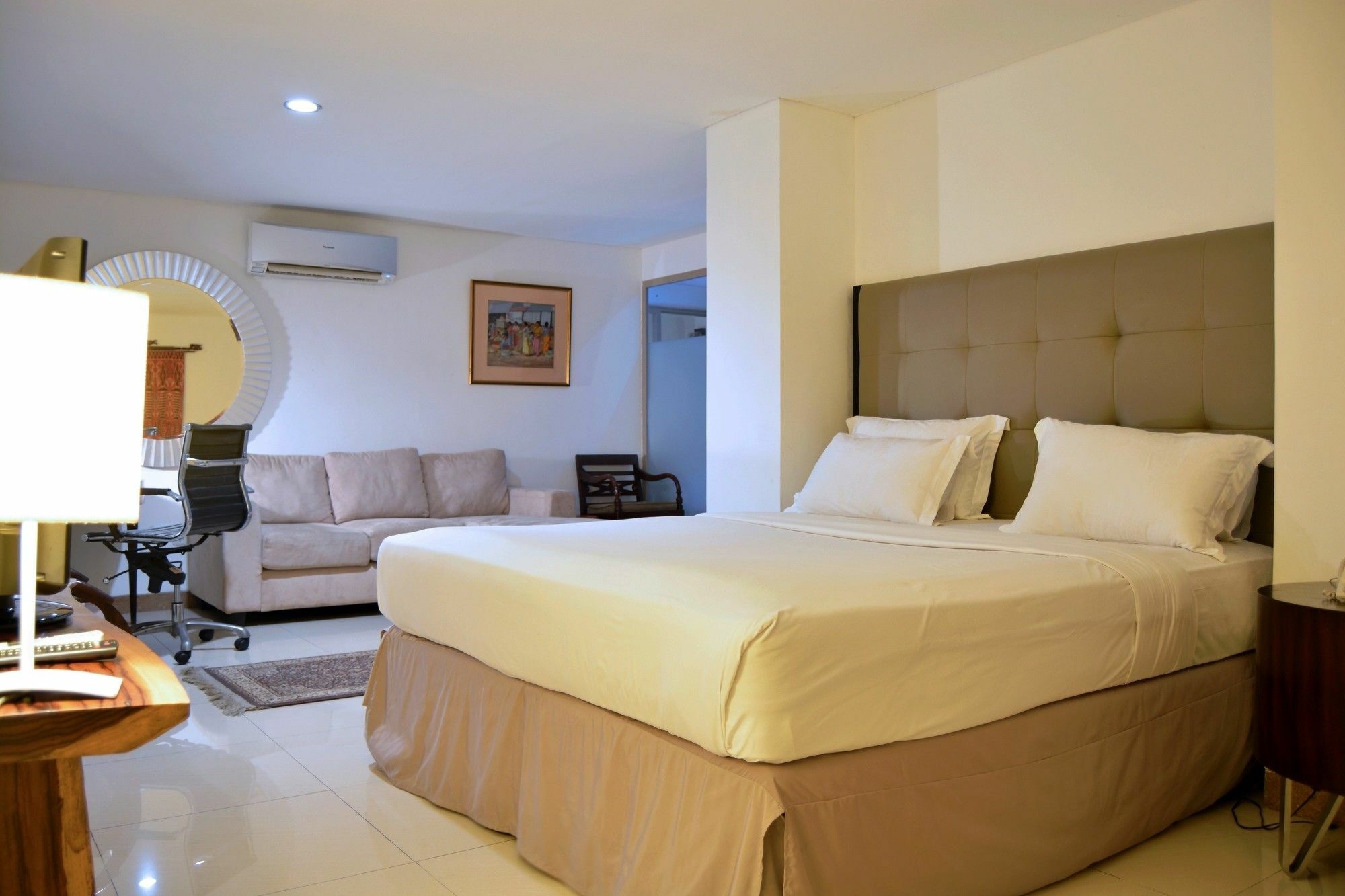 W Home Cikatomas Jakarta Ngoại thất bức ảnh